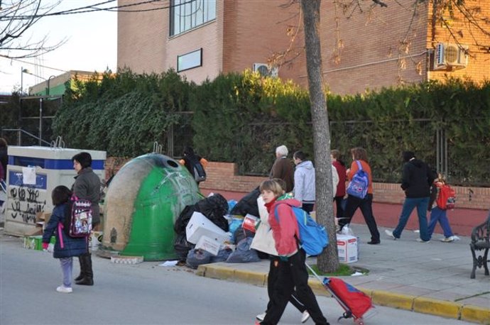 Archivo - Basura acumulada durante la huelga en El Coronil (Sevilla)