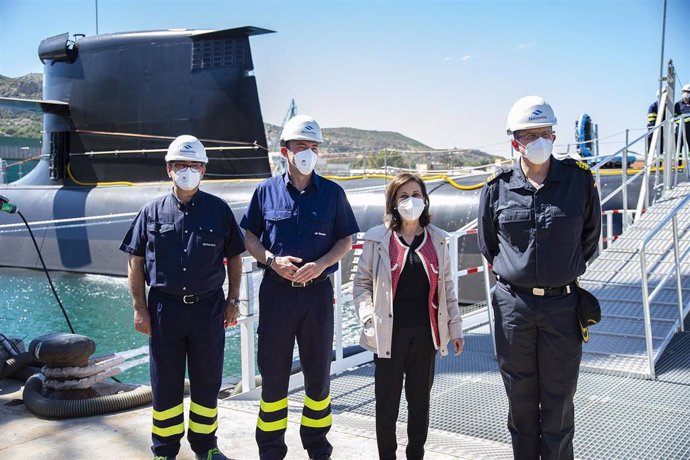 La ministra de Defensa, Margarita Robles, visita el submarino S-81 'Isaac Peral' en Cartagena