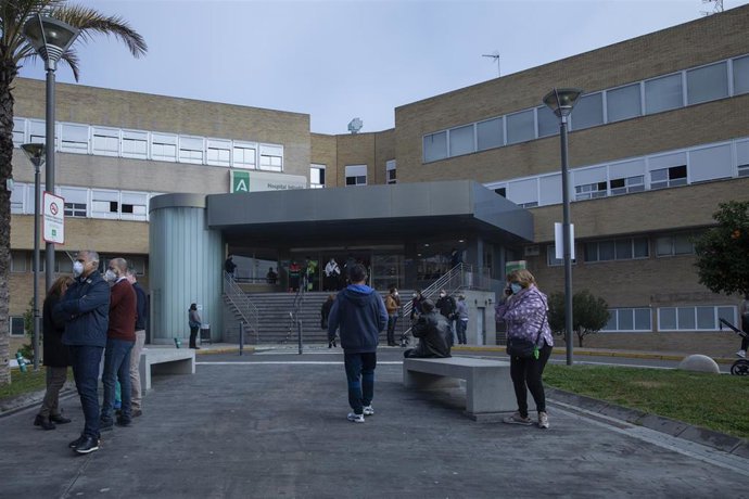 Archivo - Fachada del Hospital Infantil Virgen del Rocío. En Sevilla (Andalucía, España), a 27 de enero de 2021.