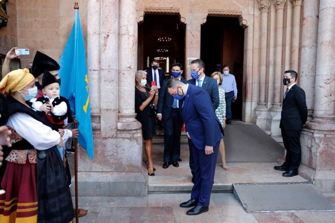 Adrián Barbón en Cuadonga'l Día d'Asturies.