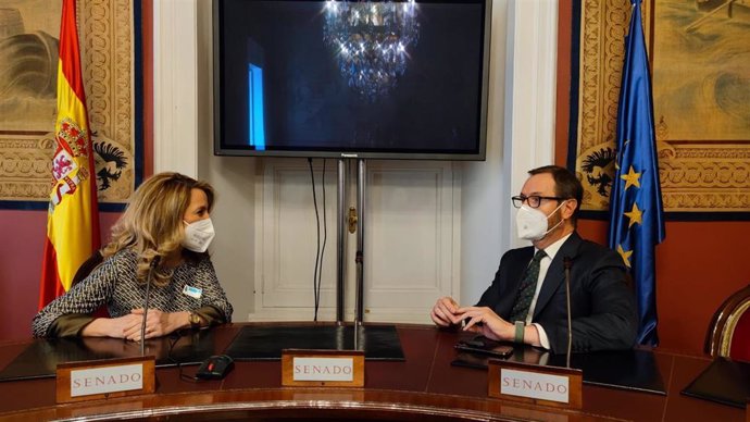 La presidenta del PP de Asturias, Teresa Mallada, y el portavoz del PP en el Senado, Javier Maroto