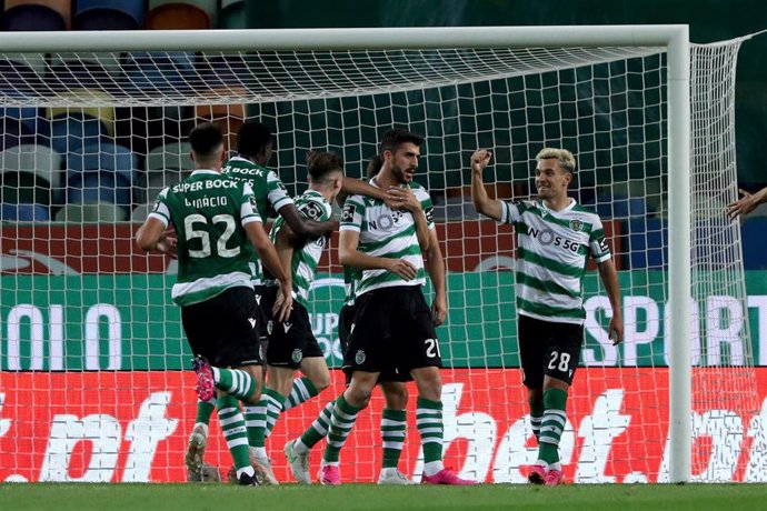 Los jugadores del Sporting CP celebran el gol de Paulinho ante el Boavista en la Liga portuguesa 2020-2021