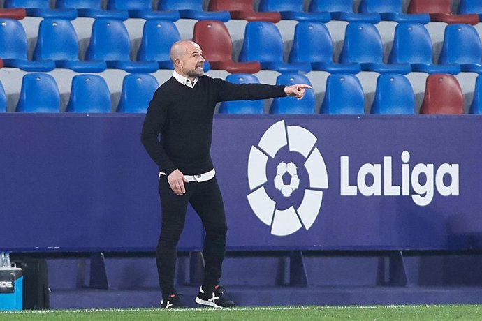 Archivo - Paco López, entrenador del Levante UD