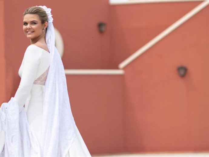 Alejandra Ruiz de Rato lució el día de su boda un modelo de Pronovias diseñado especialmente para ella