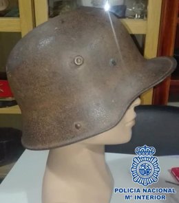 Casco que data de la I Guerra Mundial, intervenido tras ser robado en una oficina en Marbella