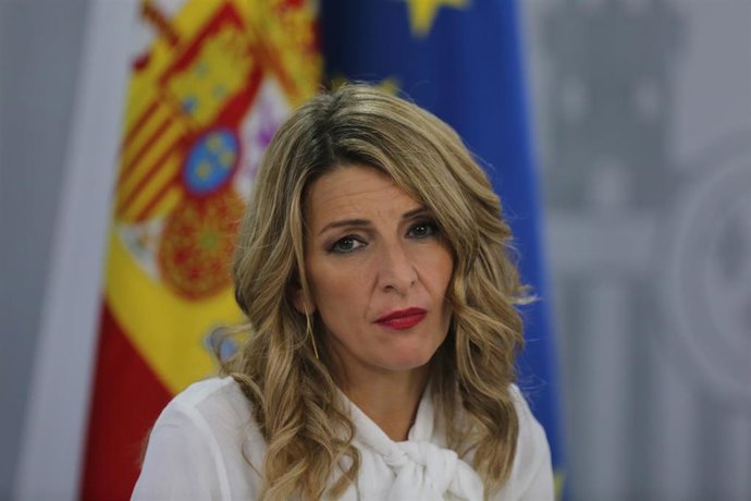 La vicepresidenta tercera y ministra de Trabajo y Economía, Yolanda Díaz, en una rueda de prensa posterior al Consejo de Ministros celebrado en Moncloa, a 11 de mayo de 2021, en Madrid (España). El Consejo de Ministros ha aprobado hoy la ley que regula 