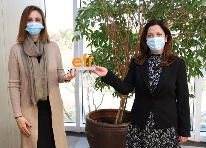 Amparo Merino, responsable efr Allianz Partners y Marta Artieda,