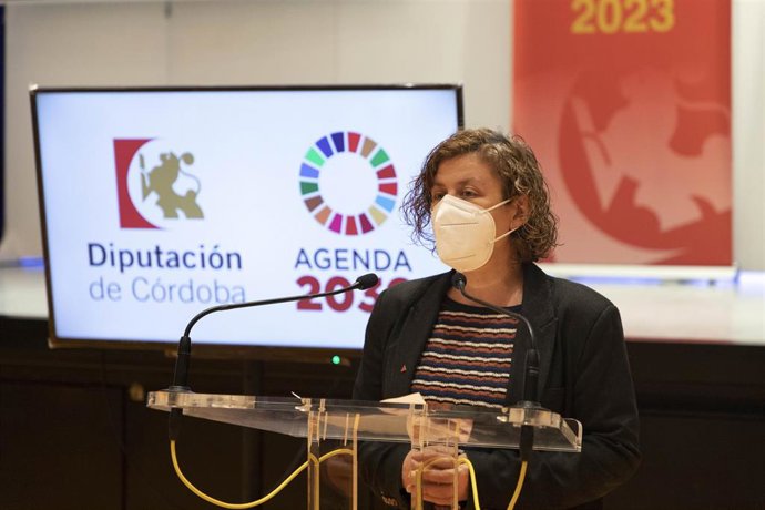 La delegada de Igualdad de la Diputación de Córdoba, Alba Doblas, en rueda de prensa.