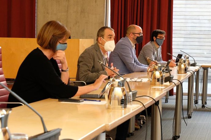 El Govern inicia reuniones informativas con los ayuntamientos de Menorca para impulsar proyectos de energía renovable.