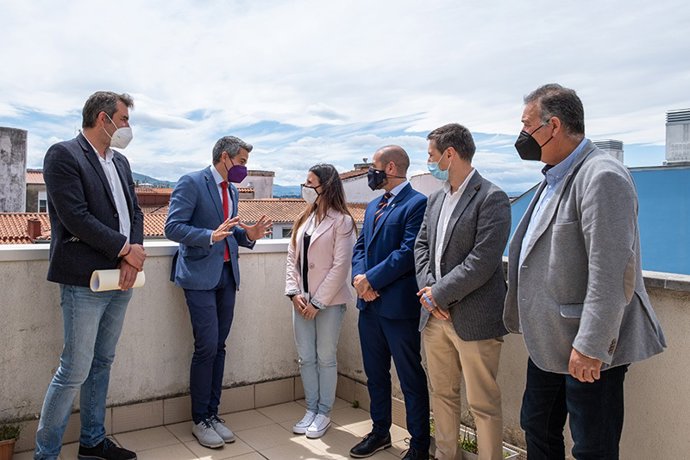 Reunión entre el vicepresidente y consejero, Pablo Zuloaga, y representantes de las federaciones española y cántabra de boxeo