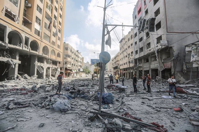 Daños materiales en Ciudad de Gaza tras un bombardeo de Israel en la Franja