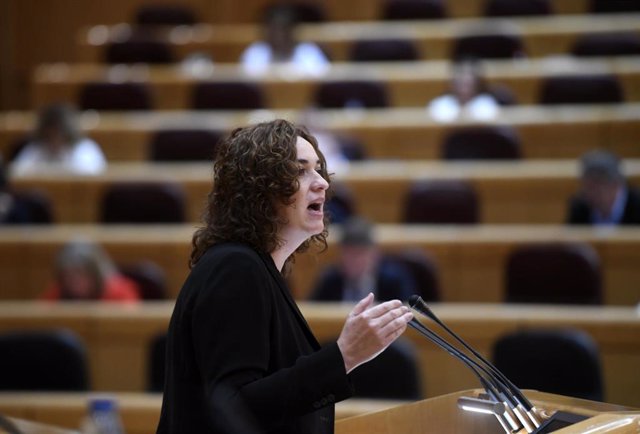 Archivo - La senadora de En Comú Podem, Sara Vil Galán, interviene en el pleno celebrado en el Senado donde, entre otras cuestiones, se ha instado al Gobierno a implementar un plan de choque urgente como respuesta a la crisis económica provocada por la