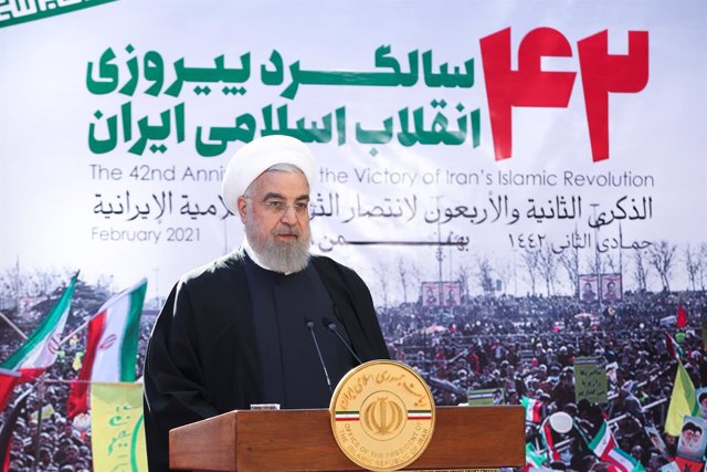 Archivo - El presidente de Irán, Hasán Rohani, durante un acto por el 42 aniversario de la Revolución Islámica