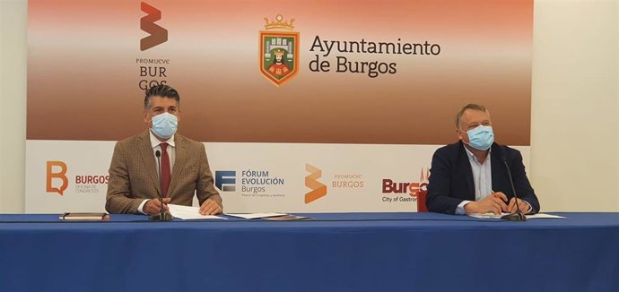 El vicealcalde de Burgos, Vicente Marañón, (i) y el vicepresidente de la Diputación, Lorenzo Rodriguez (d).