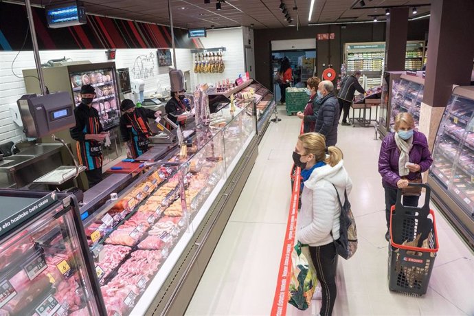 Nuevo supermercado Eroski City en la calle Lasesarre de Barakaldo