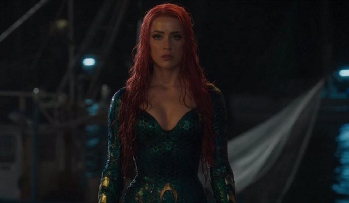 Aquaman 2: Amber Heard vuelve a enfundarse el traje de Mera* para dormir