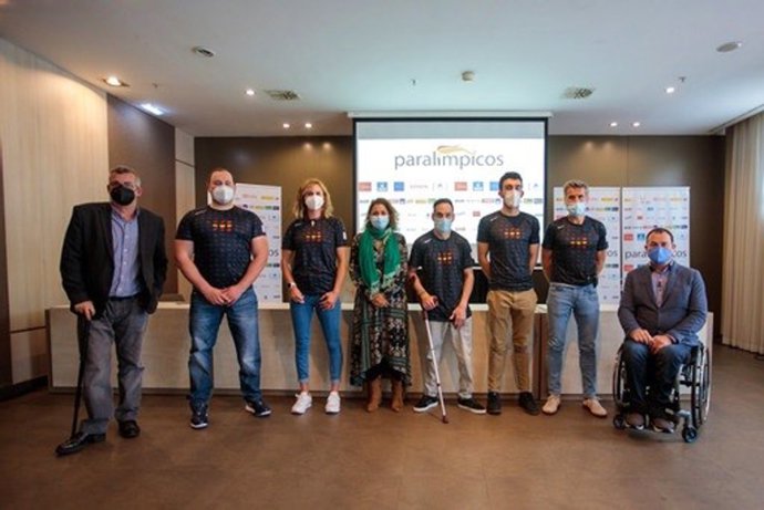 Imagen del acto de presentación de los cinco deportistas.