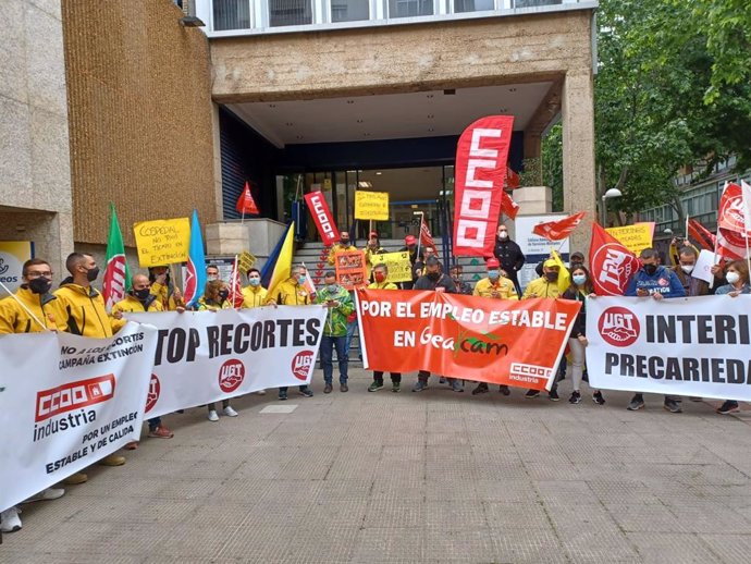 Protesta de trabajadores de Geacam organizada por CCOO y UGT