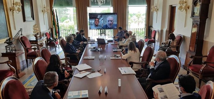 Reunión en el Puerto de Sevilla