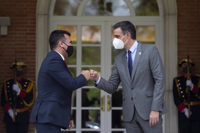 El presidente del Gobierno, Pedro Sánchez, recibe al primer ministro de Macedonia del Norte, Zoran Zaev