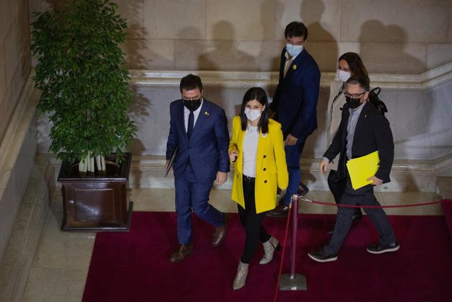 Archivo - El vicepresidente de la Generalitat en funciones y candidato de ERC a la Presidencia, Pere Aragonès, Marta Vilalta, Sergi Sabrià, Josep Maria Jové y Laura Vilagrà en una imagen de archivo.