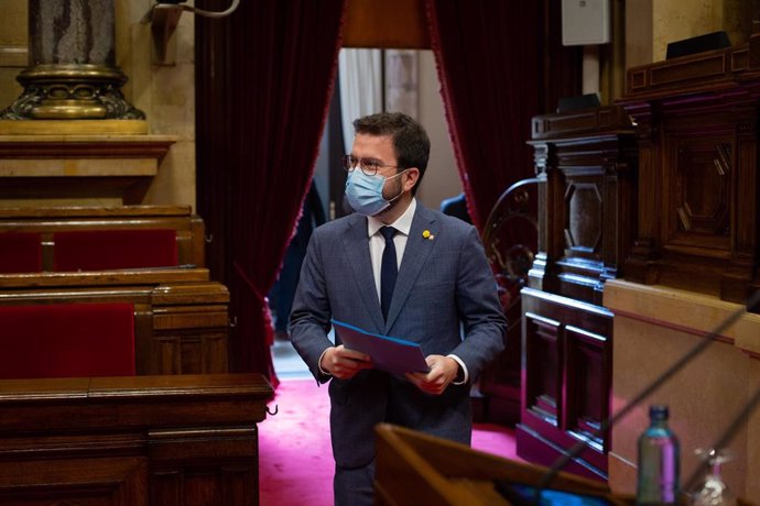 Archivo - El vicepresidente de la Generalitat en funciones, Pere Aragons, durante la Diputación Permanente del Parlament en febrero.