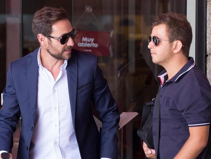 ANTONIO DAVID FLORES Y SU HIJO DAVID FLORES