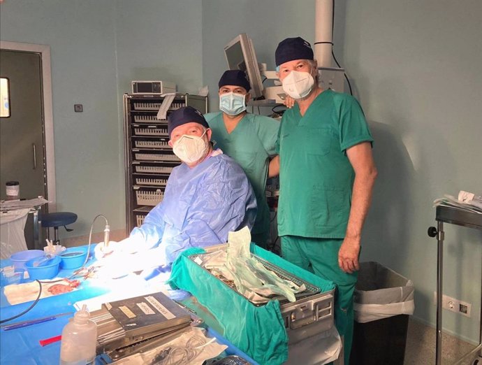 Dei zquierda a derecha el doctor Rivas, el doctor Uranga y Alonso Vanegas.