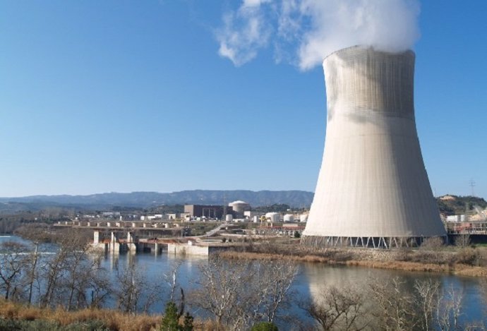 Vista de la central nuclear de Ascó, en Tarragona.