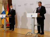 Planas asegura que el sector platanero cuenta con el apoyo "decidido y total" del Gobierno