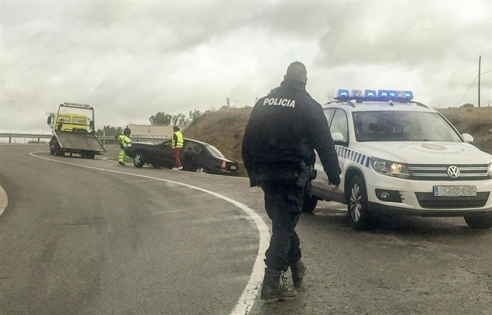 Intervención de la Policía Local de Paracuellos en un accidente de tráfico