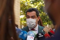 Moreno pide a Sanidad que permita a las CCAA "canalizar" el ocio nocturno: "La alternativa son botellones anárquicos"