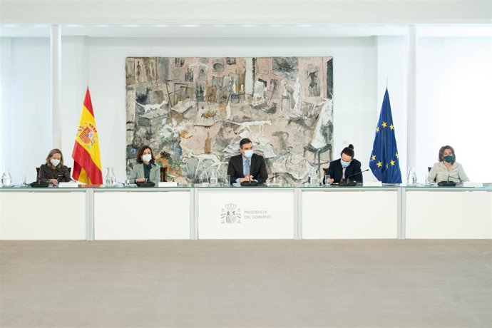 Archivo - El presidente del Gobierno, Pedro Sánchez, y los vicepresidentes Carmen Calvo, Pablo Iglesias, Nadia Calviño y Teresa Ribera en la reunión del Consejo de Seguridad Nacional el 9 de marzo