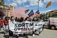 Un centenar de estudiantes se manifiestan en Girona para "revertir la crisis educativa"