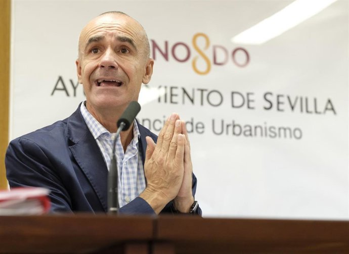 El delegado de Hábitat Urbano, Turismo y Cultura del Ayuntamiento de Sevilla, Antonio Muñoz