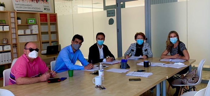 De la Encina con representantes de Feproami