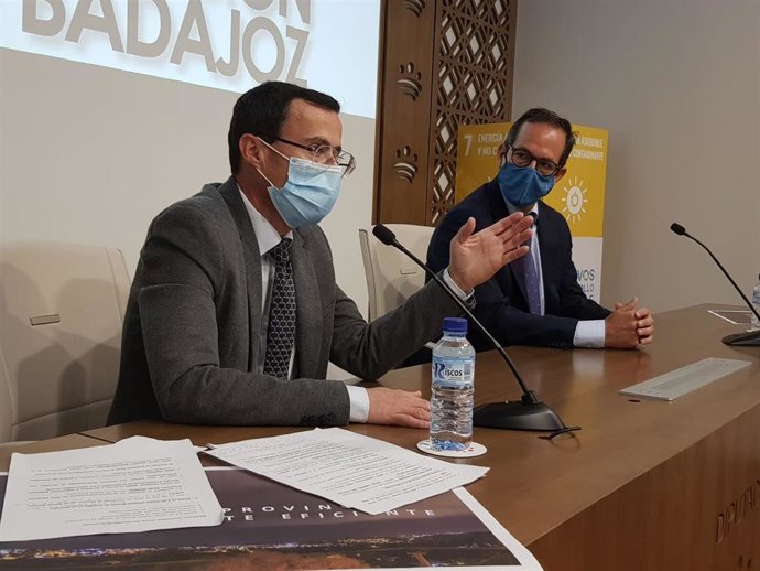 El presidente de la Diputación de Badajoz y el de Red Electrica