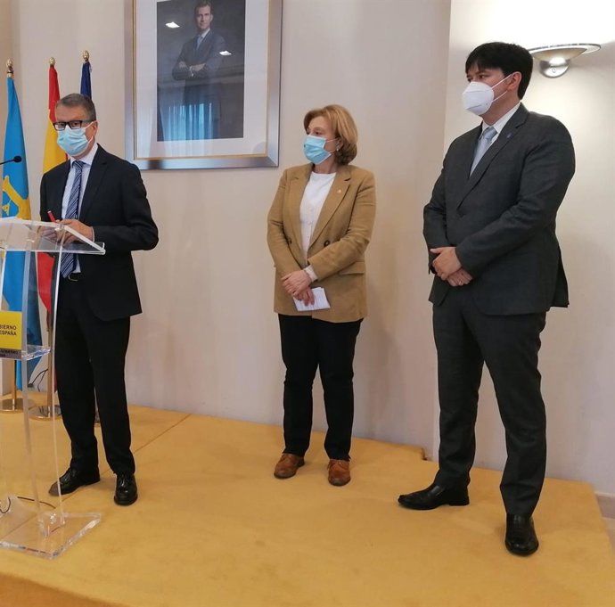 Rueda de prensa del secretario de Estado de Telecomunicaciones e Infraestructuras Digitales, Roberto Sánchez, tras reunirse con el consejero de Ciencia, Innovación y Univerdades, Borja Sánchez y la delegada del Gobierno, Delia Losa.