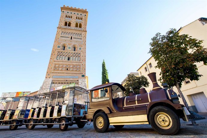 Archivo - Tren turístico de Teruel