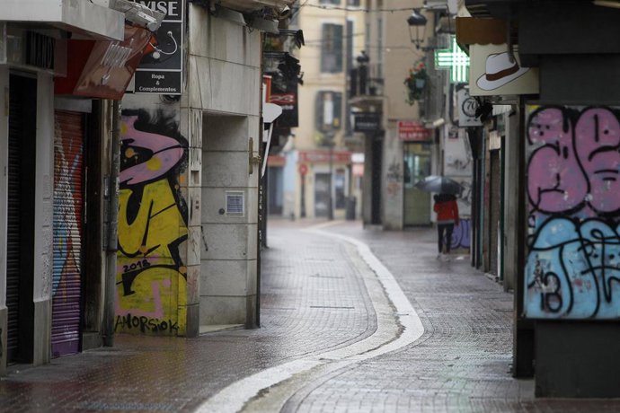 Archivo - Calle Sindicato (Palma) vacía durante el primer día laborable desde del estado de alarma decretado por el coronavirus en el país.