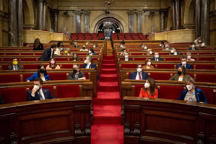 Vista general del pleno del Parlament de Catalunya el 13 de mayo de 2021 en Barcelona