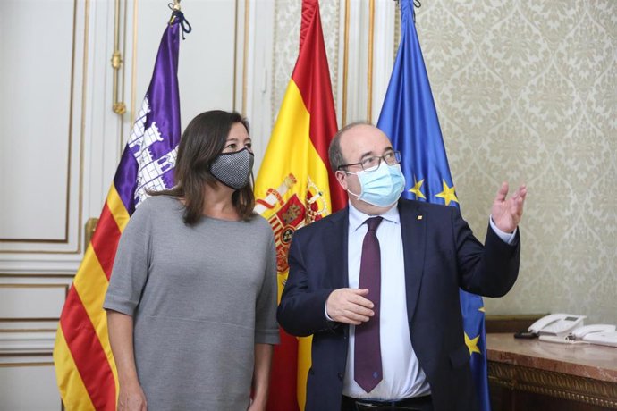 La presidenta del Govern Balear, Francina Armengol es recibida por el ministro de Política Territorial, Miquel Iceta en la sede del Ministerio, a 13 de mayo de 2021, en Madrid (España).