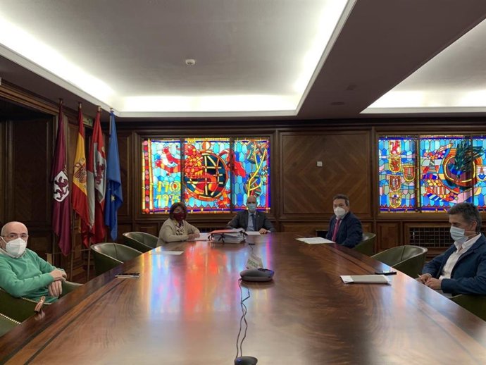 El alcalde de León, José Antonio Diez, preside la Junta de Gobierno.