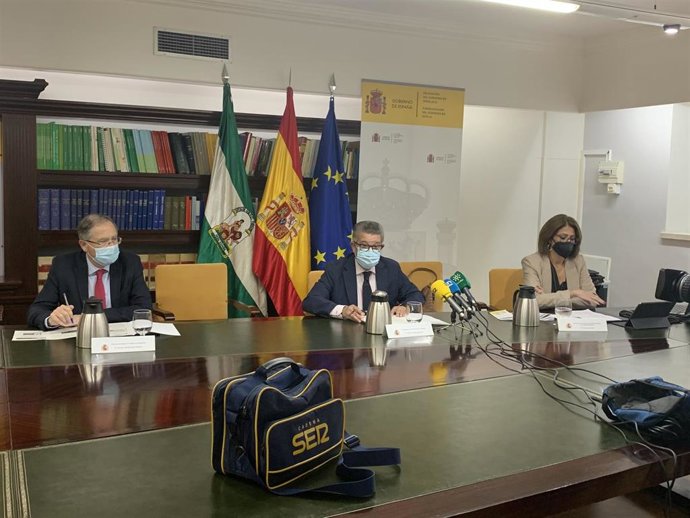 El subdelegado del Gobierno y la directora provincial de la TGSS presentan el portal Import@ss