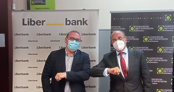 Cooperativas Agroalimentarias y Liberbank firman un convenio