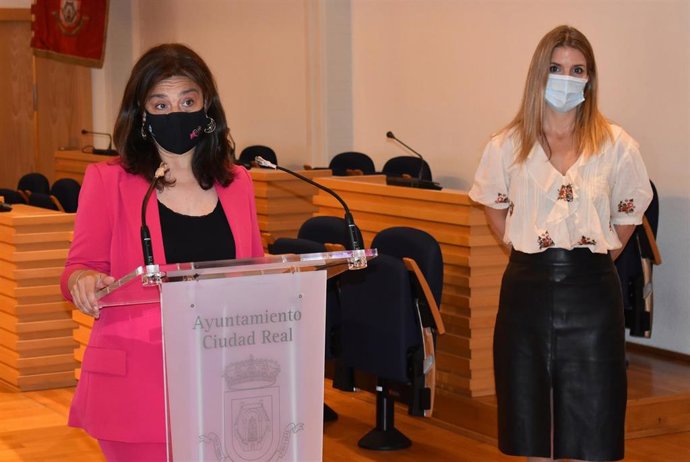 La alcaldesa de Ciudad Real, Pilar Zamora, en rueda de prensa