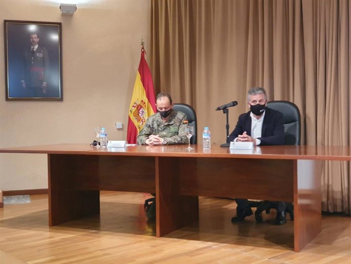 El presidente del Instituto Provincial de Bienestar Social (IPBS) de la Diputación de Córdoba, Francisco Ángel Sánchez (dcha.), en la clausura del taller contra las adicciones.