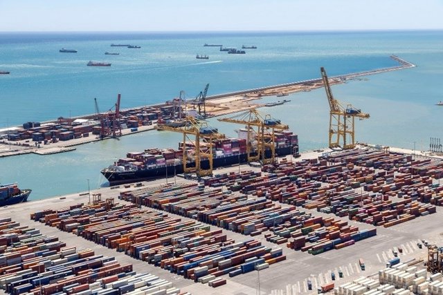 Contenedores en el Puerto de Barcelona