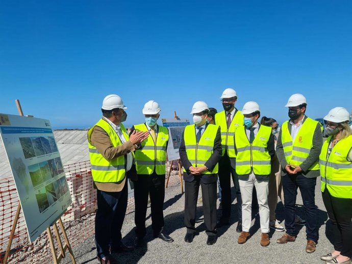 El ministro de Agricultura, Pesca y Alimentación, Luis Planas, visita las obras de la Balsa de Vicario (La Palma)