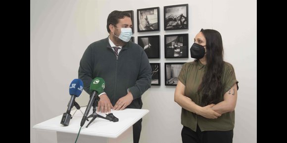 3. Diputación de Cádiz acoge una exposición de Estela de Castro para denunciar el maltrato animal